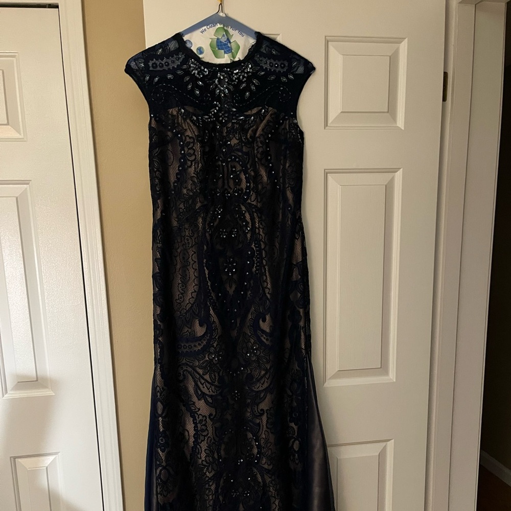 Elegant Navy Lace Evening Gown